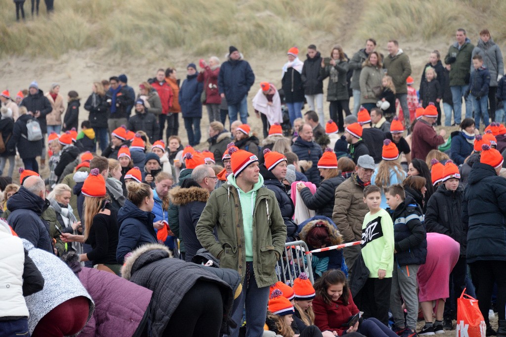 ../Images/Nieuwjaarsduik Nederzandt 2020 020.jpg